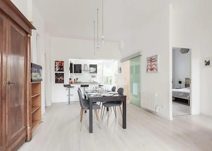 R-appartements Strasbourg cosy Orangerie pour vos séjours en famille ou entre amis Appartamento Strasburgo