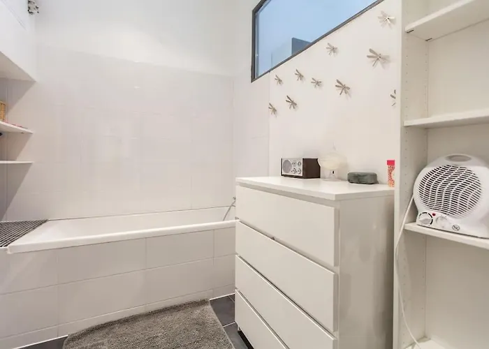 R-appartements Strasbourg cosy Orangerie pour vos séjours en famille ou entre amis Appartamento Strasburgo